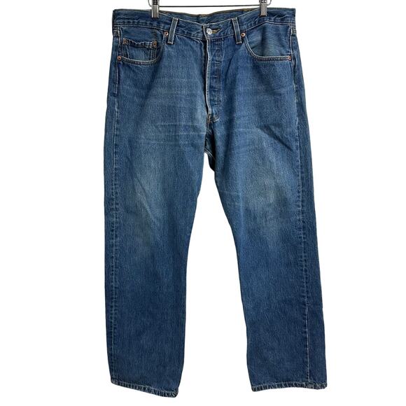 Levis Mens 501 Jeans size‎ 38 x 32 Medium Wash - Picture 1 of 7
